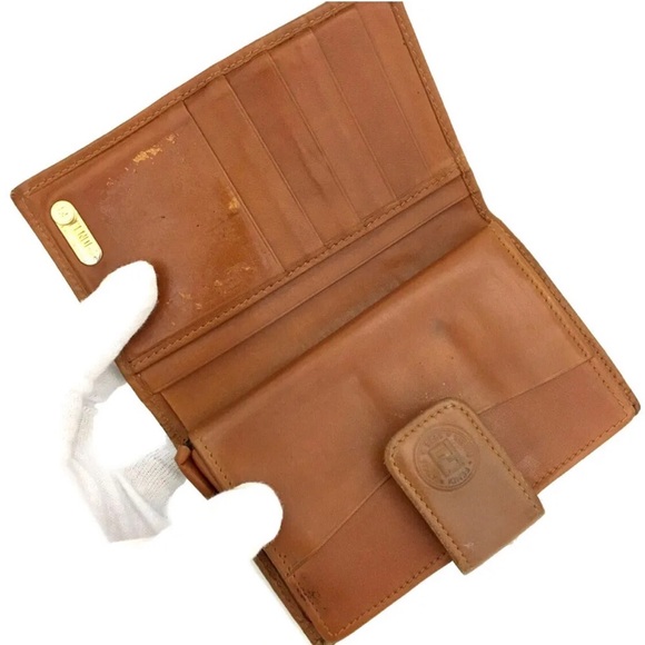 Vintage FENDI Wallet - Picture 5 of 7